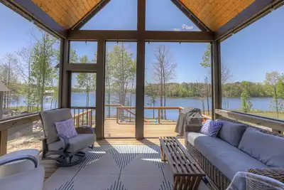 Image de Stunning Waterfront 2 Bed, 2 Bath Home with Dock