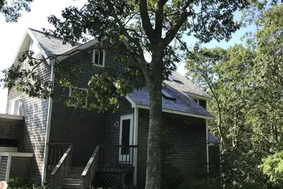 Image de Amazing sunsets. Beautiful 3 bedroom home on 4 acres near Lamberts Cove Beach