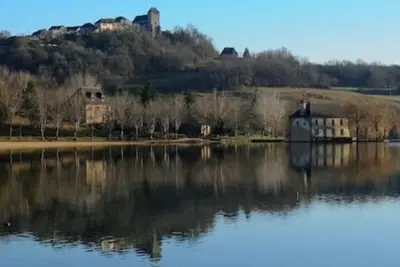 Image de Maison au calme, décor verdoyant