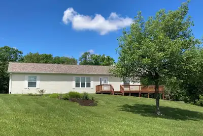 Image de Family-Friendly Home. Sleeps 14. Just minutes away from Mark Twain Lake.