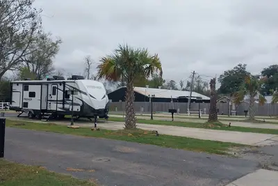 Image de camper lots for rent, monthly worker rates available