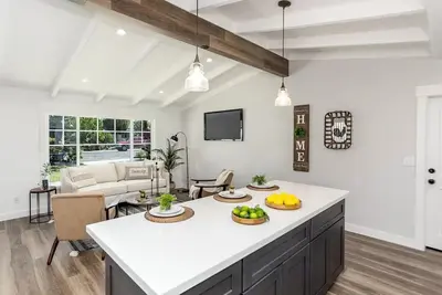 Image de Lux Pool Oasis, 3br, Chic Kitchen