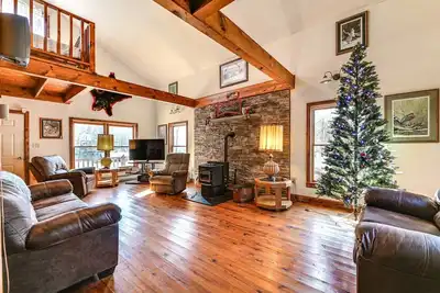 Image de Cozy Mount Union Cabin w\/ Fire Pit & River Access