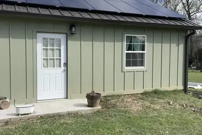 Image de Private Efficiency Style Ranch House located on 12 acres in East Texas.