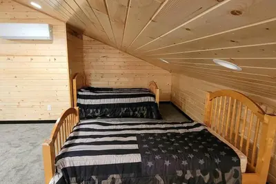 Image de Legacy Lodge! Beautiful cabin!