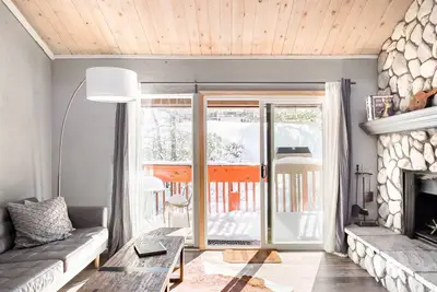 Image de Snow Summit Cabin Big Bear- 25ft to Snow Summit! 🏂