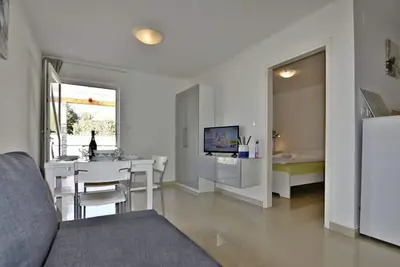 Image de Appartement d'une chambre avec la terrasse Zambratija, Umag (A-22658-a)