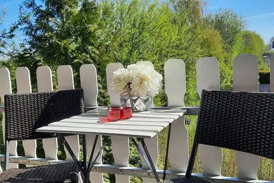 Image de Appartement de vacances \"Wikingerland Typ 2 Obergeschoss\" avec balcon, jardin partagé et Wi-Fi