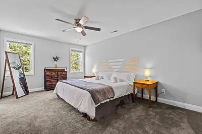 Image de New Pines Retreat - Brand New Home!