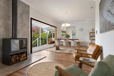Image de Fuller Holidays - Daisy's Beach House, 16 Burns St