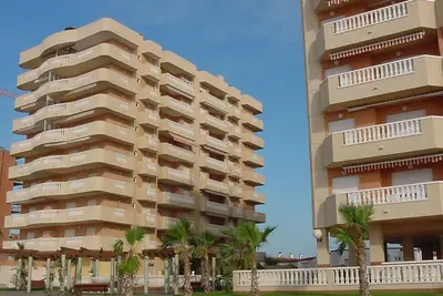 Image de Appartement 2 chambres avec piscine, ascenseur et parking près de la plage