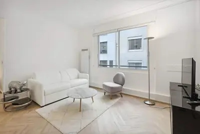 Image de 262 Suite Montaigne - Superbe Appartement à Paris