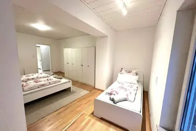 Image de Sehr Große Ferienwohnung, Apartment in Kaiserslautern Wehome Komfort