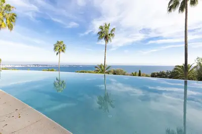 Image de Logement d’exception Super-Cannes Glaïeuls avec vue mer, piscines, jacuzzi