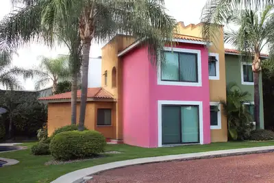 Image de Harmony, relaxation, fresh air, natural light, and colonial luxury.