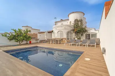 Image de Maison de vacances Empuriabrava pour 1 - 8 personnes avec 4 chambres à coucher - Maison de vacances