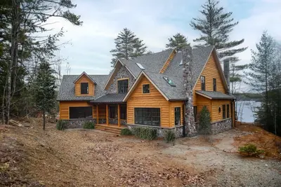 Image de Storybook Pines — A Lakefront Family Reunion Retreat