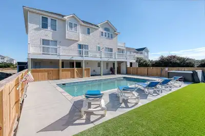 Image de Semi-Oceanfront Pet-Friendly Home with Heated Pool & Hot Tub