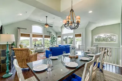 Image de Bright and beautiful beach house in Corolla Bay, Nc!