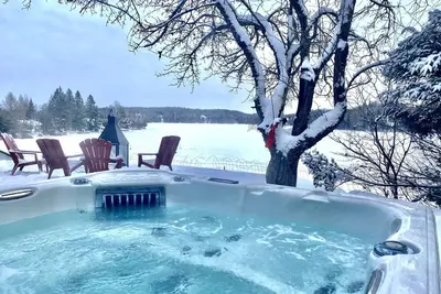 Image de Luxury Panoramic View Waterfront-Spa-Games-Foyer