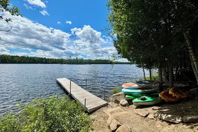 Image de Private Waterfront Spa Perfect Sunsets Clean Lake