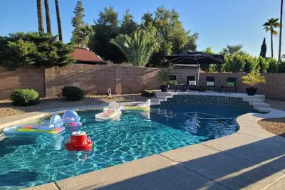 North Phoenix Beautiful Home. Huge Pool. Same events okay.