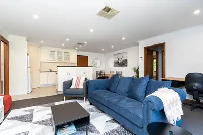 Image de New to Vrbo: Spacious 2br Home in Tranquil Leafy Neighborhood