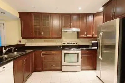 Image de Comfortable Bedroom in central Yonge and Sheppard and North York Centre