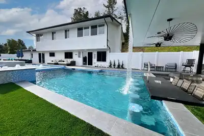 Image de Private Resort-Style Escape w/ Heated Pool & Spa!