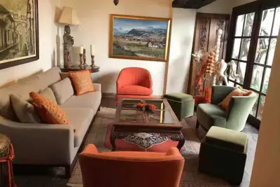 Image de Refugio del Arco in downtown Antigua Guatemala, Ac, one parking