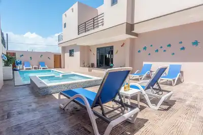 Image de New Spacious 8-bedrooms 8. 5 baths villa in the heart of Palm Beach. 🏖️👙