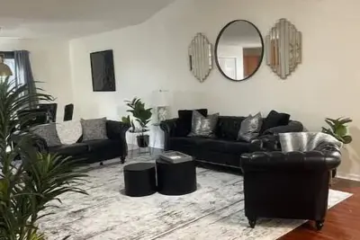 Image de Savannah's gulf streams 15 minutes to downtown!