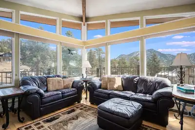 Image de Starlight in the Rockies – 3br Mountain Retreat, Wrap-Around Deck – 20-Ncd0353