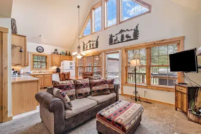 Image de Solitude Marmot #3 - Mountain Cabin with Fireplace