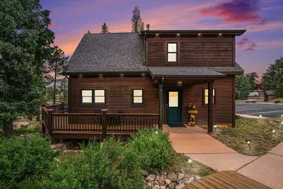 Image de Bear Den at Solitude - Cabin with Rustic Decor - Estes Park