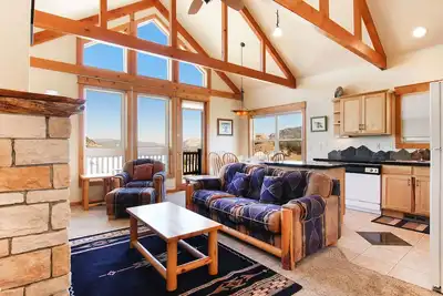 Image de Comanche Peak 39 - 2 Br Condo with 2 Fireplaces - Lake and Mountain Views