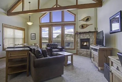 Image de Nisa Mountain 36 - 2 Br Condo with Lake and Mountain Views