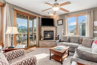 Image de Mount Cirrus 10b - 2 Br Condo with Private Hot Tub - Mountain Views