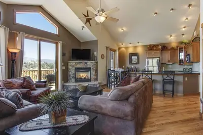 Image de The Twin Owls 21a - 2 Br Condo with Private Hot Tub - Lake and Mountain Views