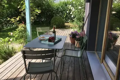 Image de Ferienhaus mit Garten, Klarer Architektur und Puristischem Design