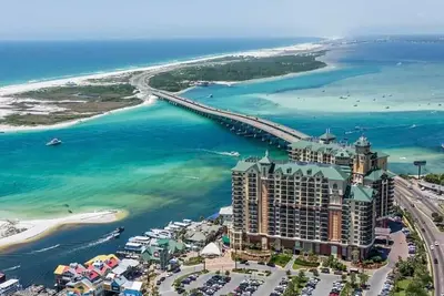 Image de 3 king beds / 3 bath Emerald Grande Condo Harbor & Gulf-View / Crab Island