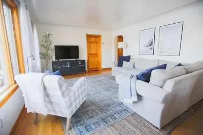 Image de Cute 2-bedroom lake house in Lake Orion