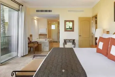Image de Arco located on the pristine medano1-bedroom resort in gorgeous Cabo San Lucas