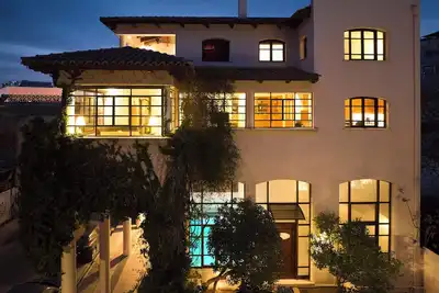 Image de Ma Maison Downtown Villa N°8, Indoor Heated Pool, 20 minutes to Acropolis & Plaka