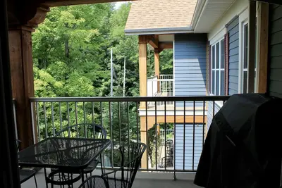 Image de Cozy condo ski in\/out in the wood
