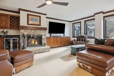 Image de Spacious 2bd + Den, Ski In Out\nIn the Heart of Beaver Creek Village\nPool jacuzzi