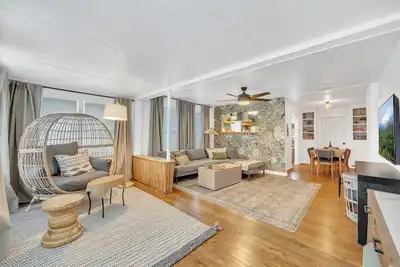 Image de 3 King Beds - Family Friendly - Central Location.