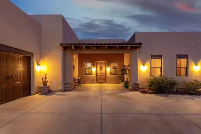 Image de Cozy Home - Enclosed Pool & Horse Stalls