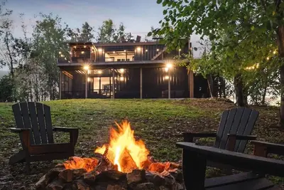 Image de Shipping Container on Center Hill Lake - Unique Experience - Amazing views!