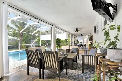 Image de Magical pool house in Stuart!